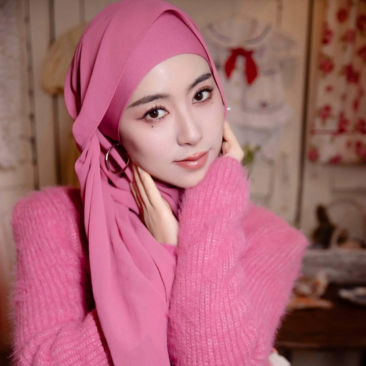 Muslim Elegant Chiffon Wrap Hijab Set with Matching Big Earrings & Pearl Earrings (MH119) - Image 10