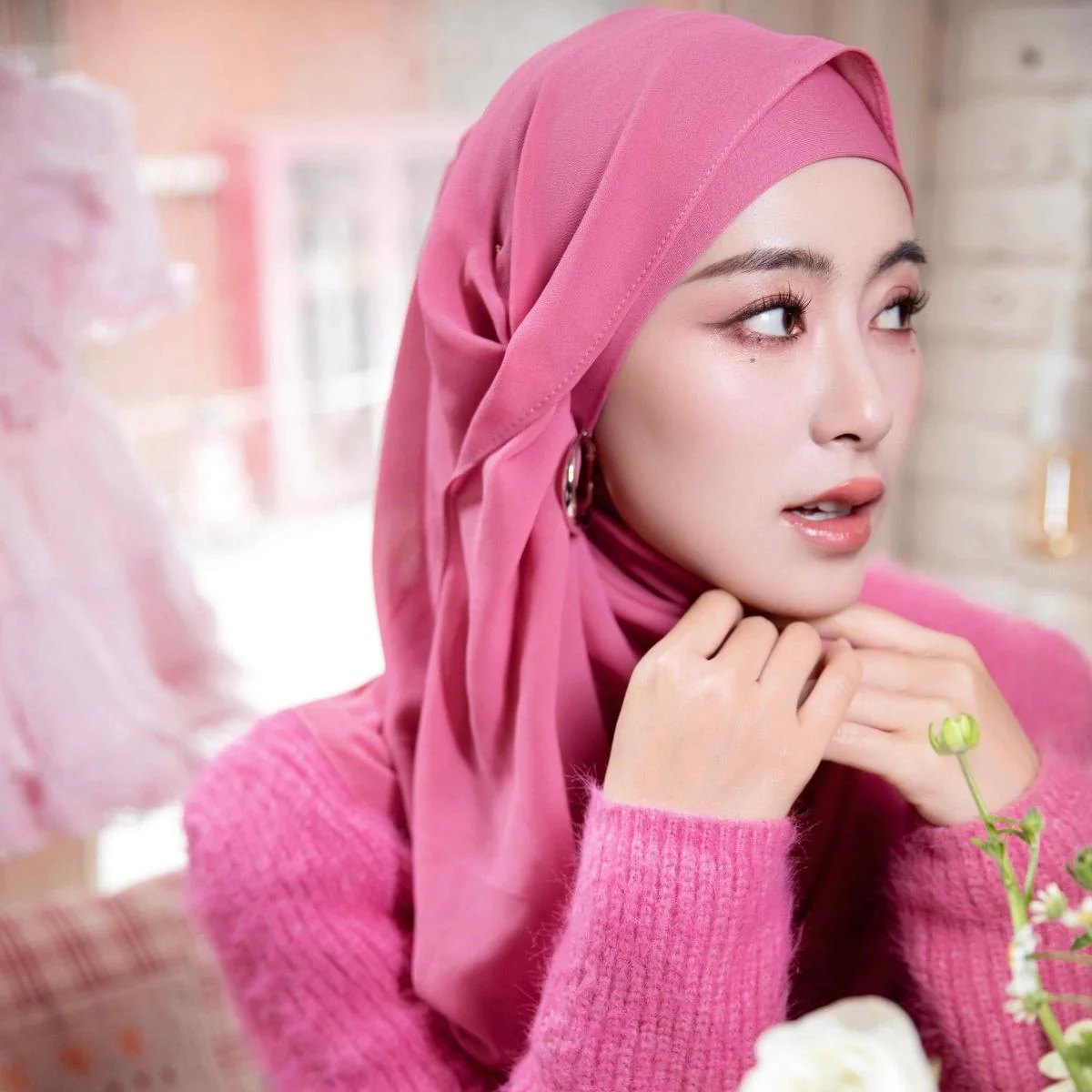 Muslim Elegant Chiffon Wrap Hijab Set with Matching Big Earrings & Pearl Earrings (MH119) - Image 11