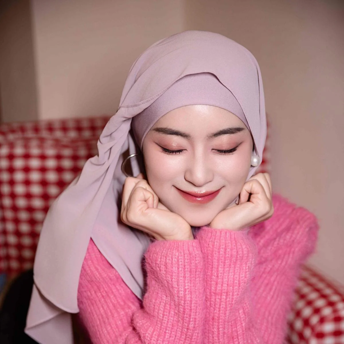 Muslim Elegant Chiffon Wrap Hijab Set with Matching Big Earrings & Pearl Earrings (MH119) - Image 12