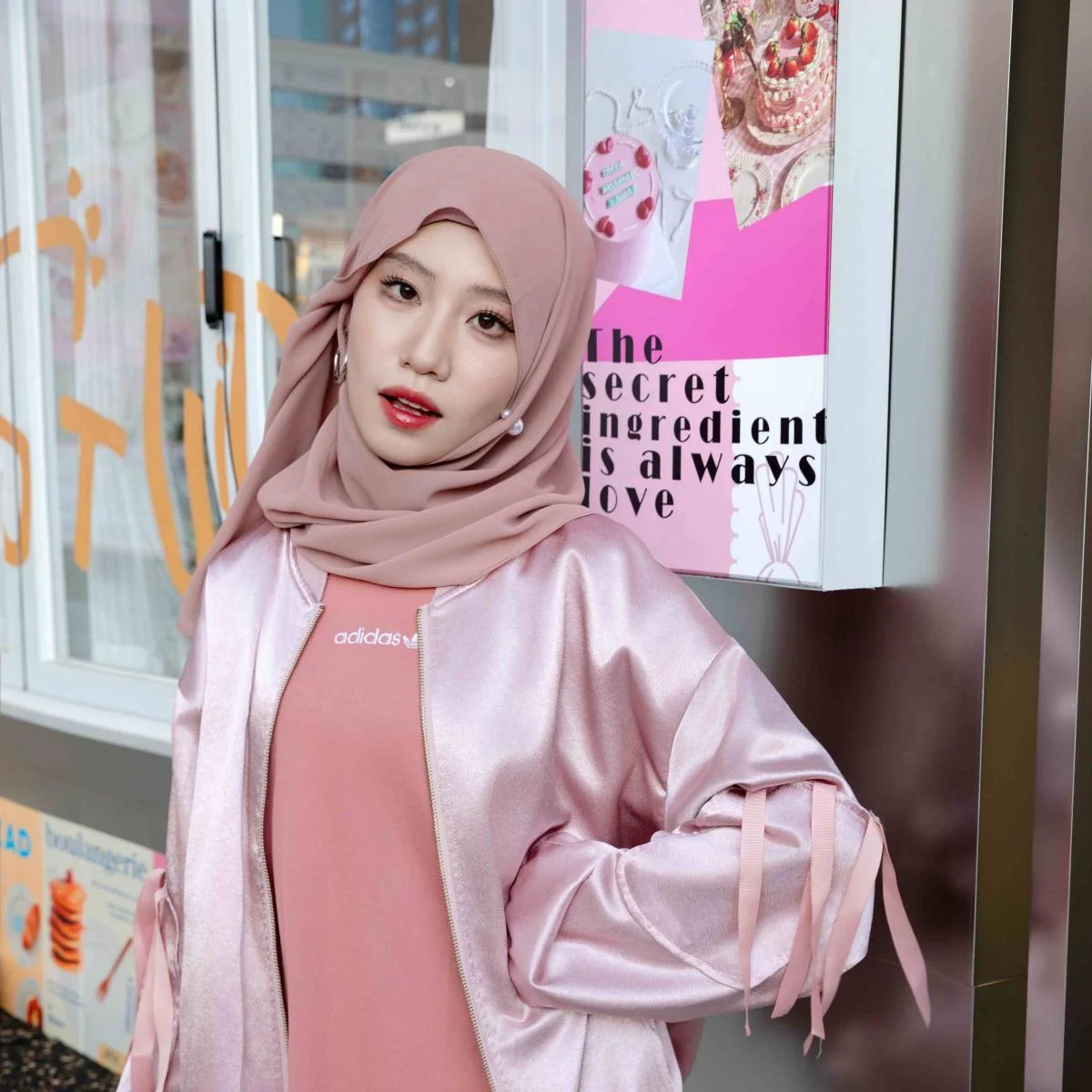 Muslim Elegant Chiffon Wrap Hijab Set with Matching Big Earrings & Pearl Earrings (MH119) - Image 20