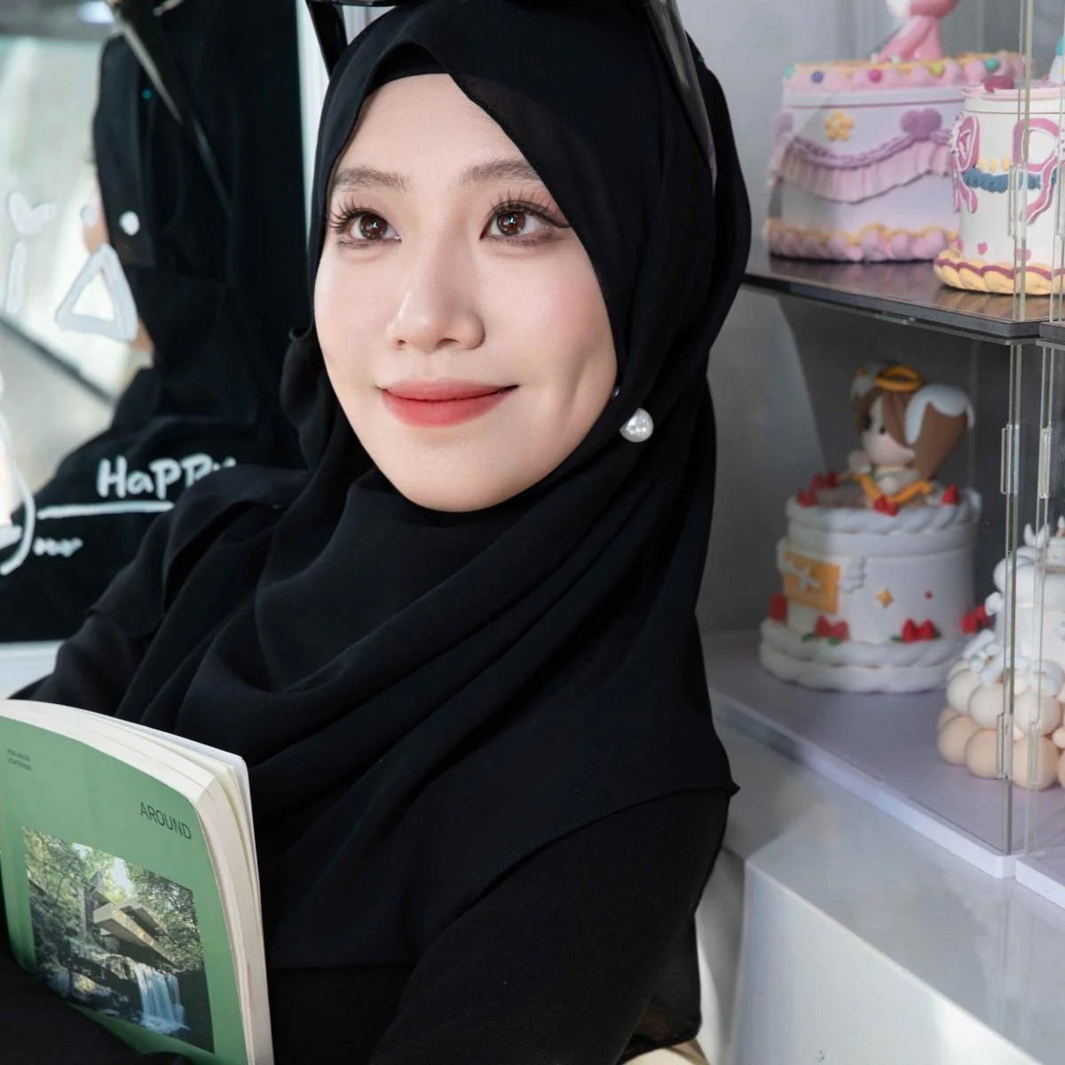 Muslim Elegant Chiffon Wrap Hijab Set with Matching Big Earrings & Pearl Earrings (MH119) - Image 29