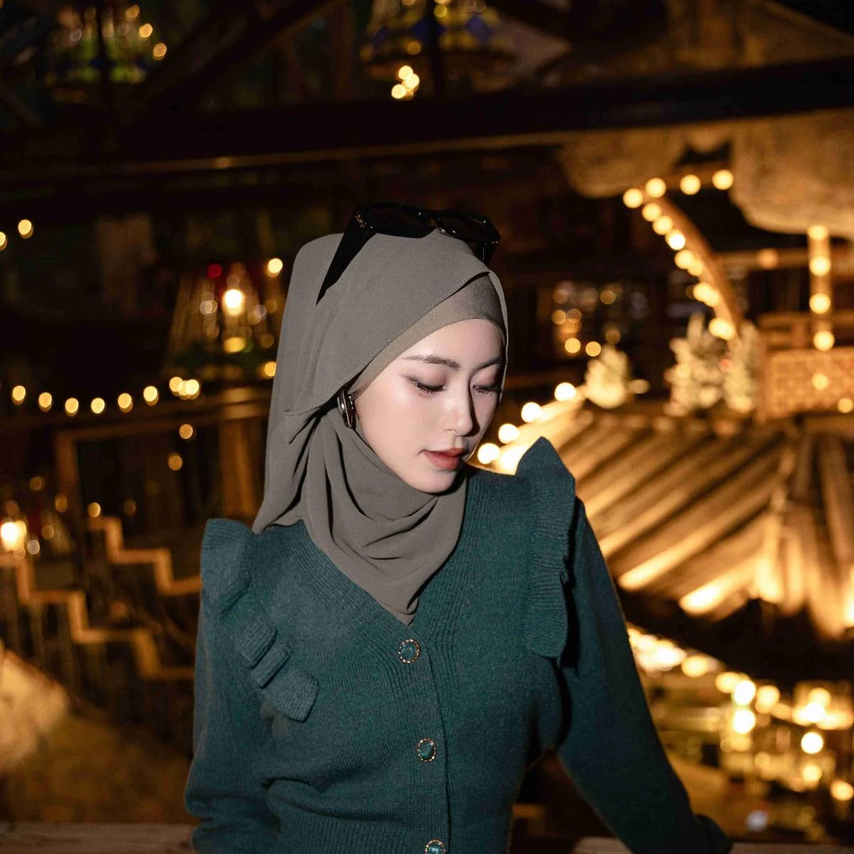 Muslim Elegant Chiffon Wrap Hijab Set with Matching Big Earrings & Pearl Earrings (MH119) - Image 5