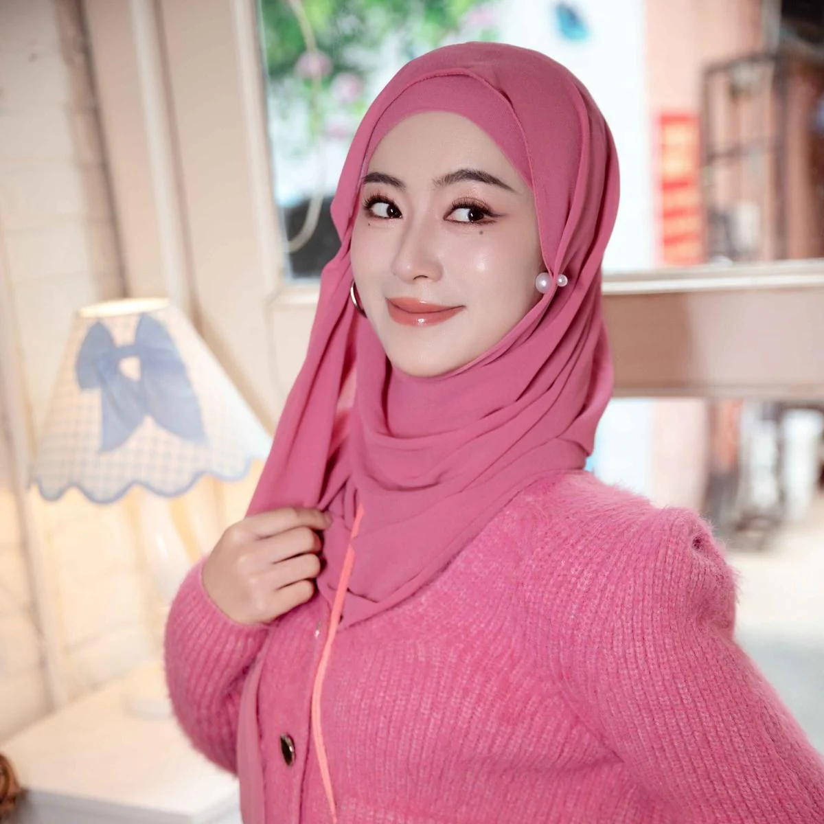Muslim Elegant Chiffon Wrap Hijab Set with Matching Big Earrings & Pearl Earrings (MH119) - Image 9