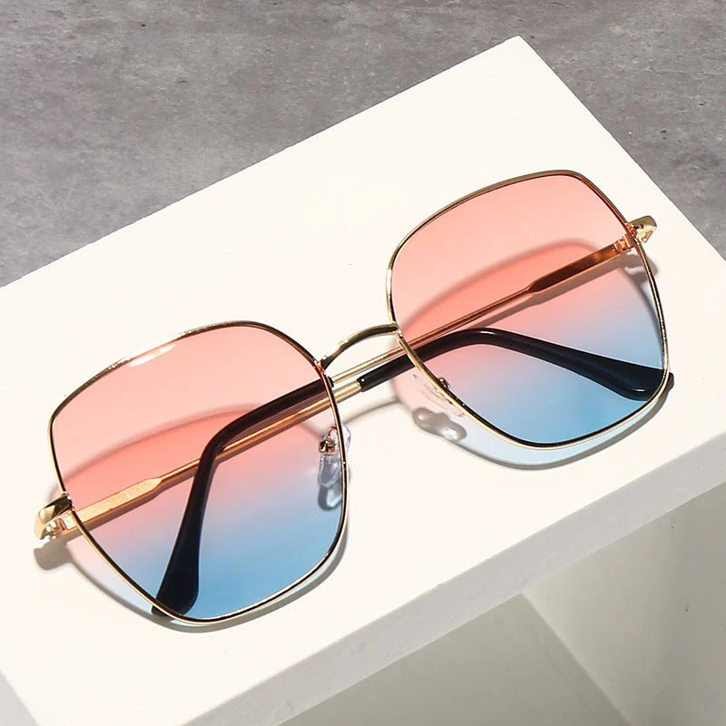 Oversized Gradient Sunglasses for Women – Face-Slimming Fashion Statement (MAC263) - Image 3