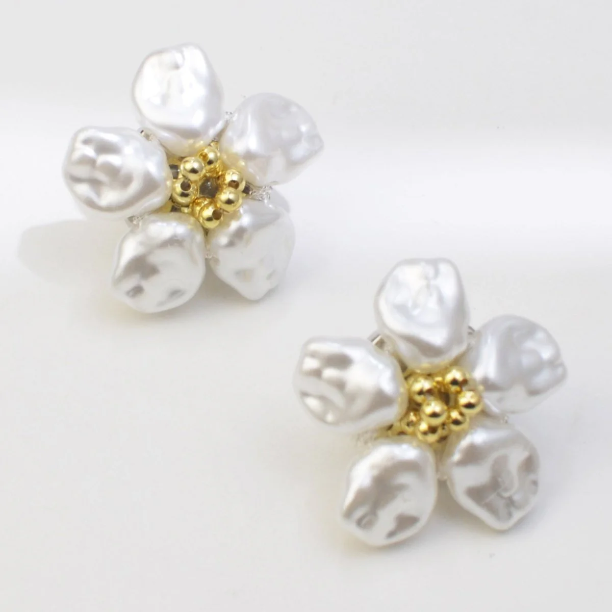 Pearl Flower Button Covers | Decorative Shirt Button Clips(MAC358) - Image 2