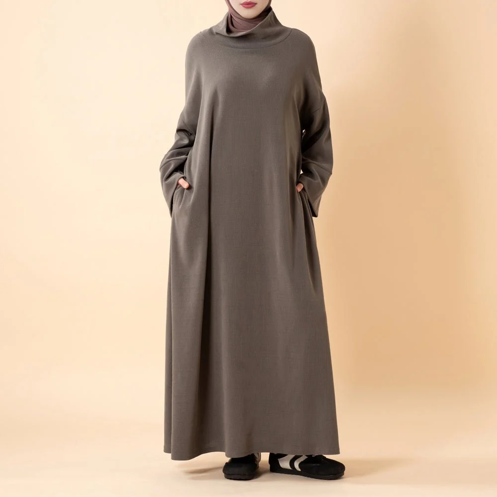 Relaxed Turtleneck Abaya with Pockets (MA383) - Image 3