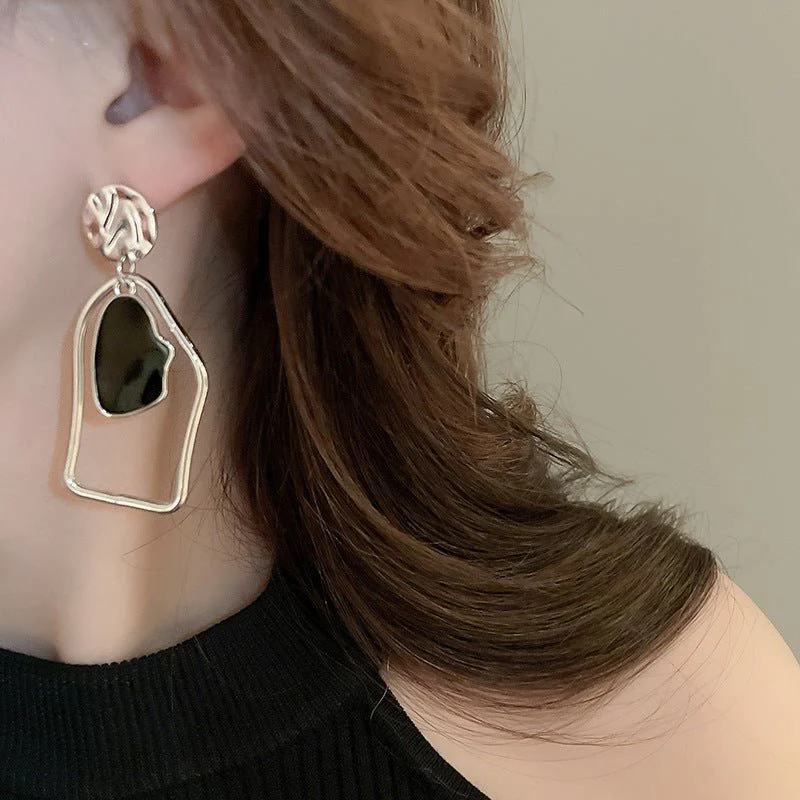 Sculptural Asymmetric Drop Earrings with Abstract Lines (MAC321) - Image 2