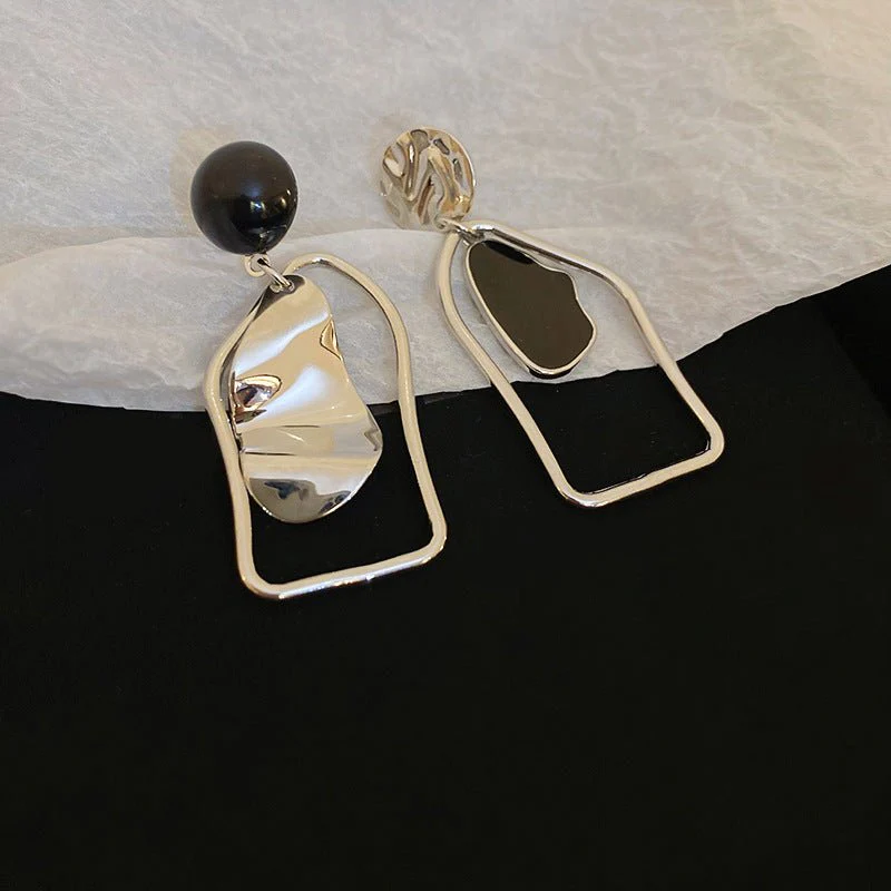 Sculptural Asymmetric Drop Earrings with Abstract Lines (MAC321) - Image 3