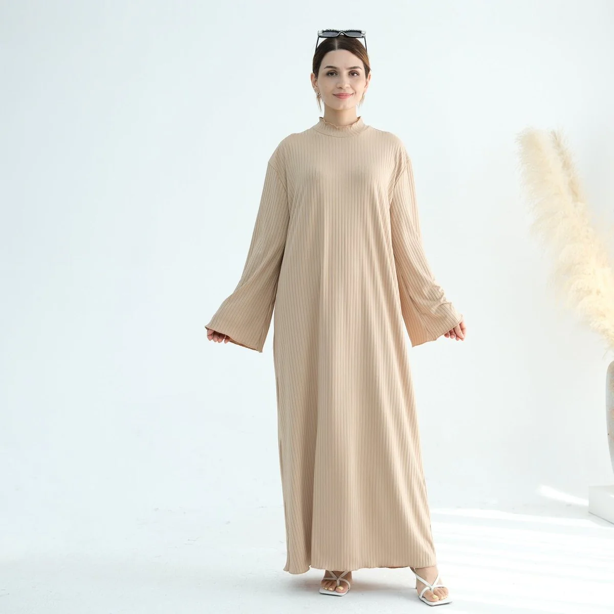Solid Colour Standing Collar Pit Print Abaya (MA118) - Image 4