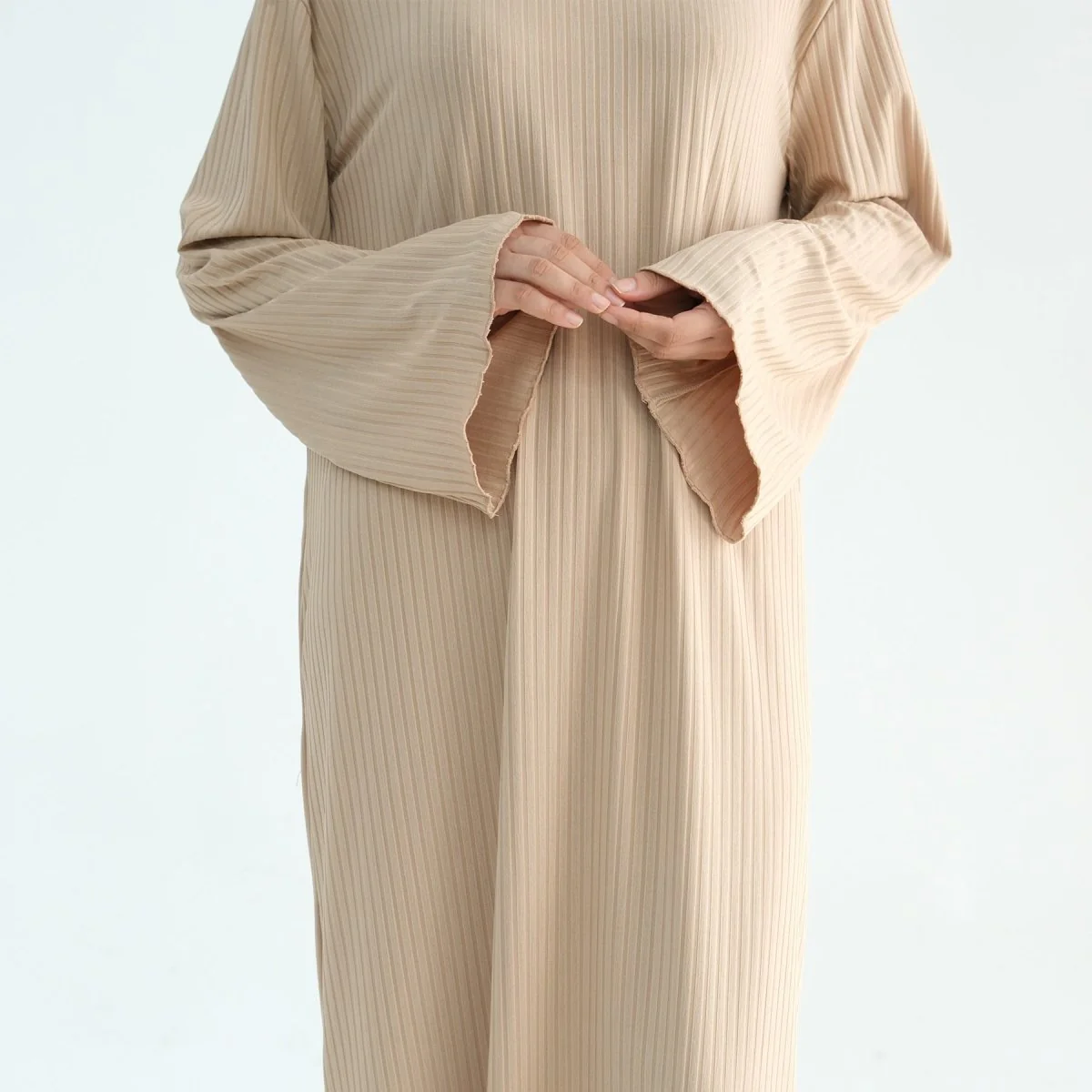 Solid Colour Standing Collar Pit Print Abaya (MA118) - Image 5