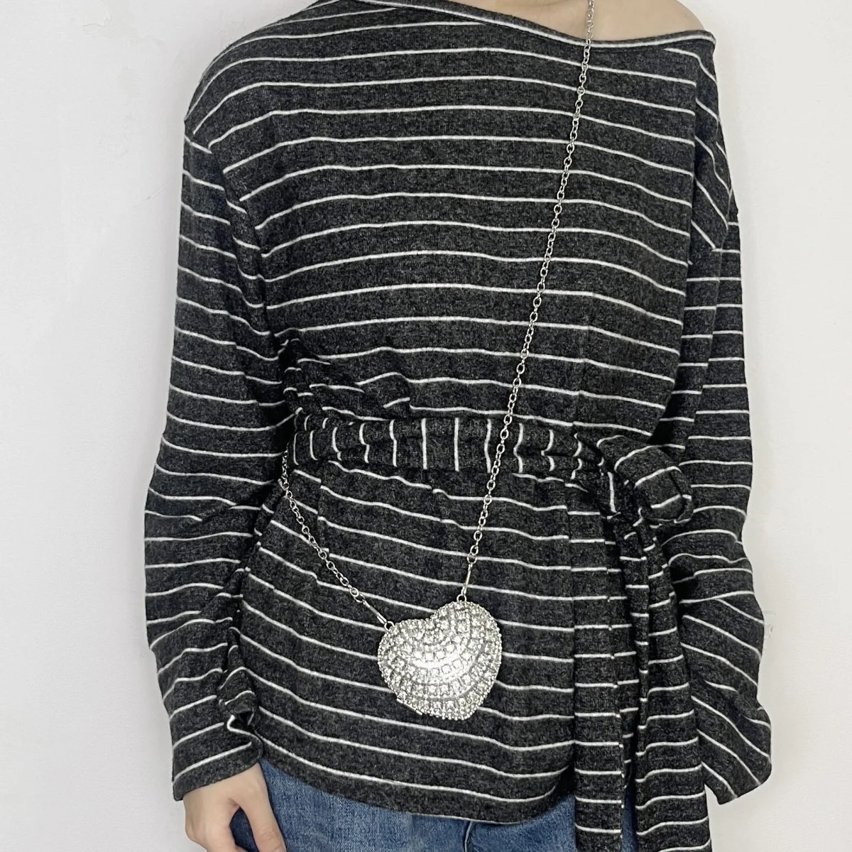 Sparkling Heart-Shaped Crossbody Bag Everyday Glam Diamond-Studded Mini Purse (MAC279) - Image 11