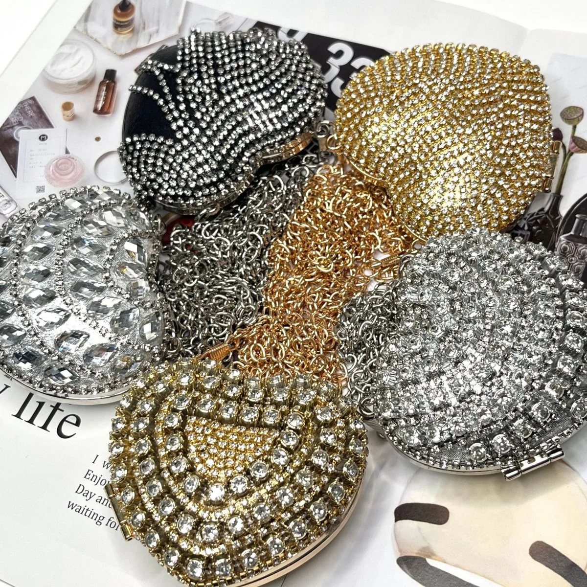 Sparkling Heart-Shaped Crossbody Bag Everyday Glam Diamond-Studded Mini Purse (MAC279) - Image 2