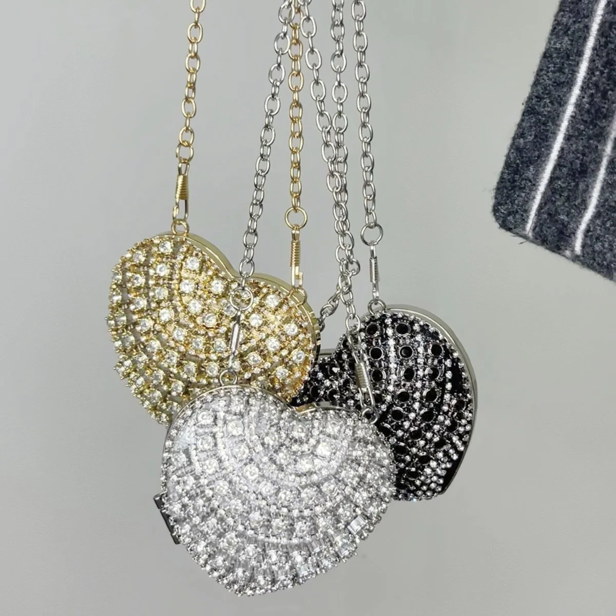 Sparkling Heart-Shaped Crossbody Bag Everyday Glam Diamond-Studded Mini Purse (MAC279) - Image 8