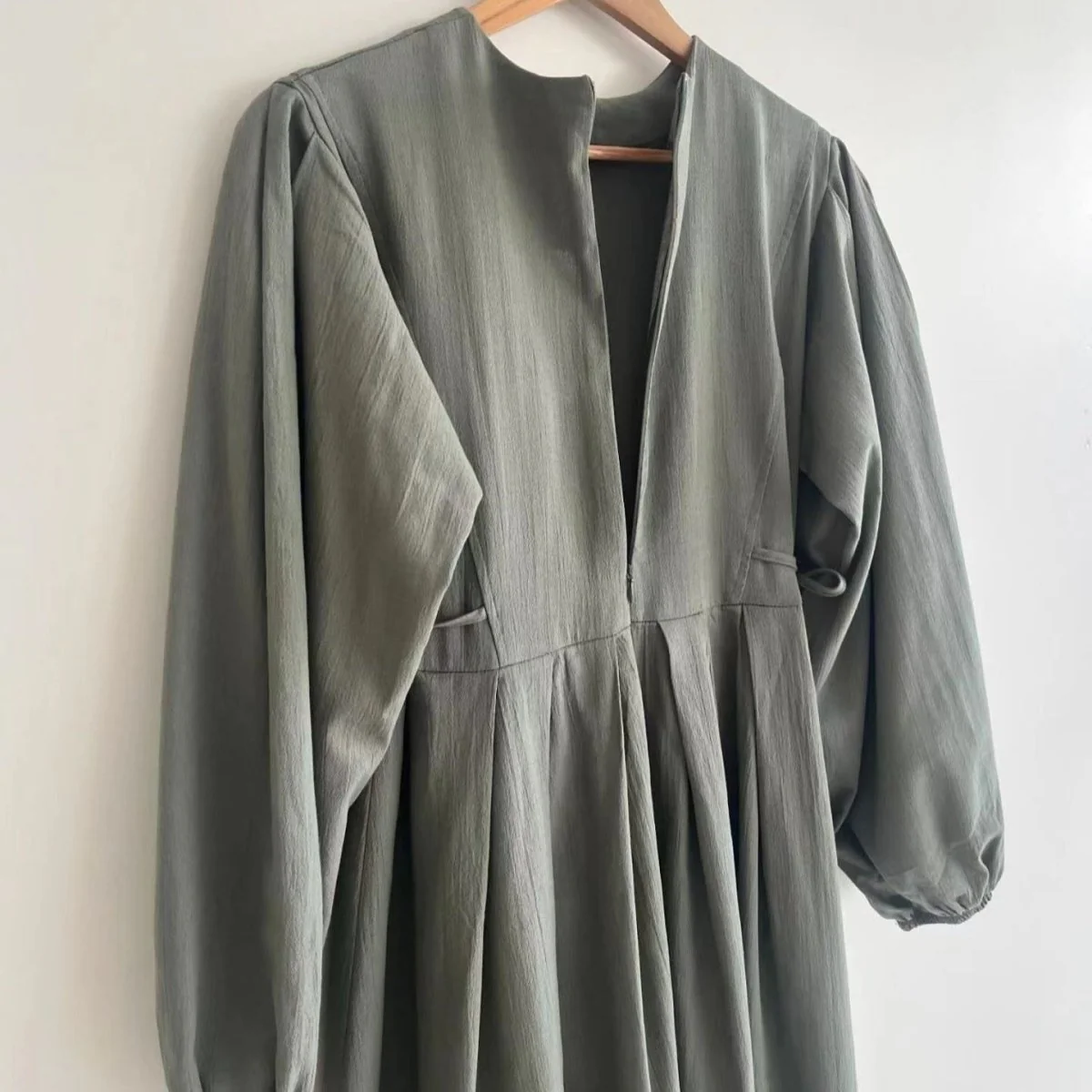Tie-Waist Bubble Sleeve Abaya | Pleated Maxi Dress Abaya with Back Zip (MA364) - Image 9