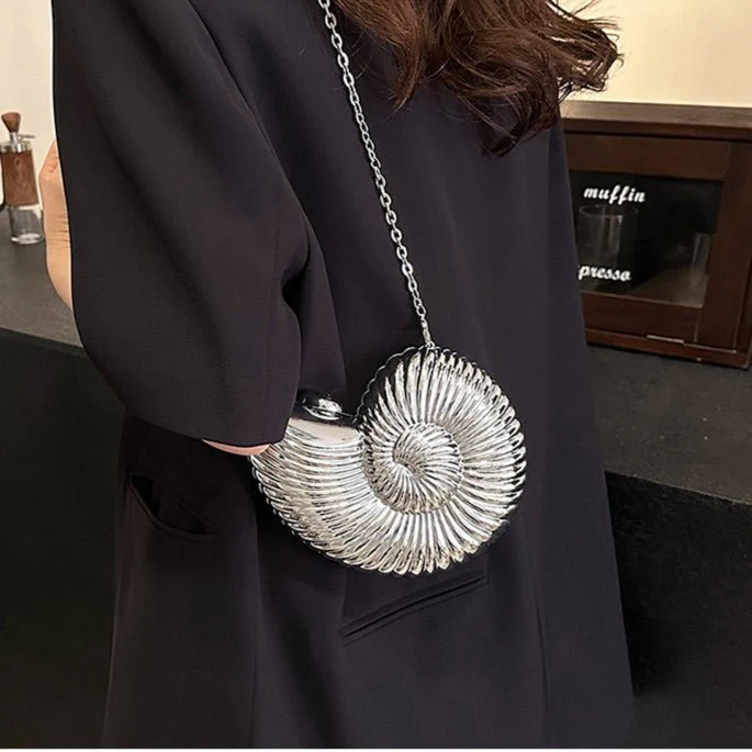 Unique Chic Conch Shell Inspired Clutch Bag (MAC311) - Image 2
