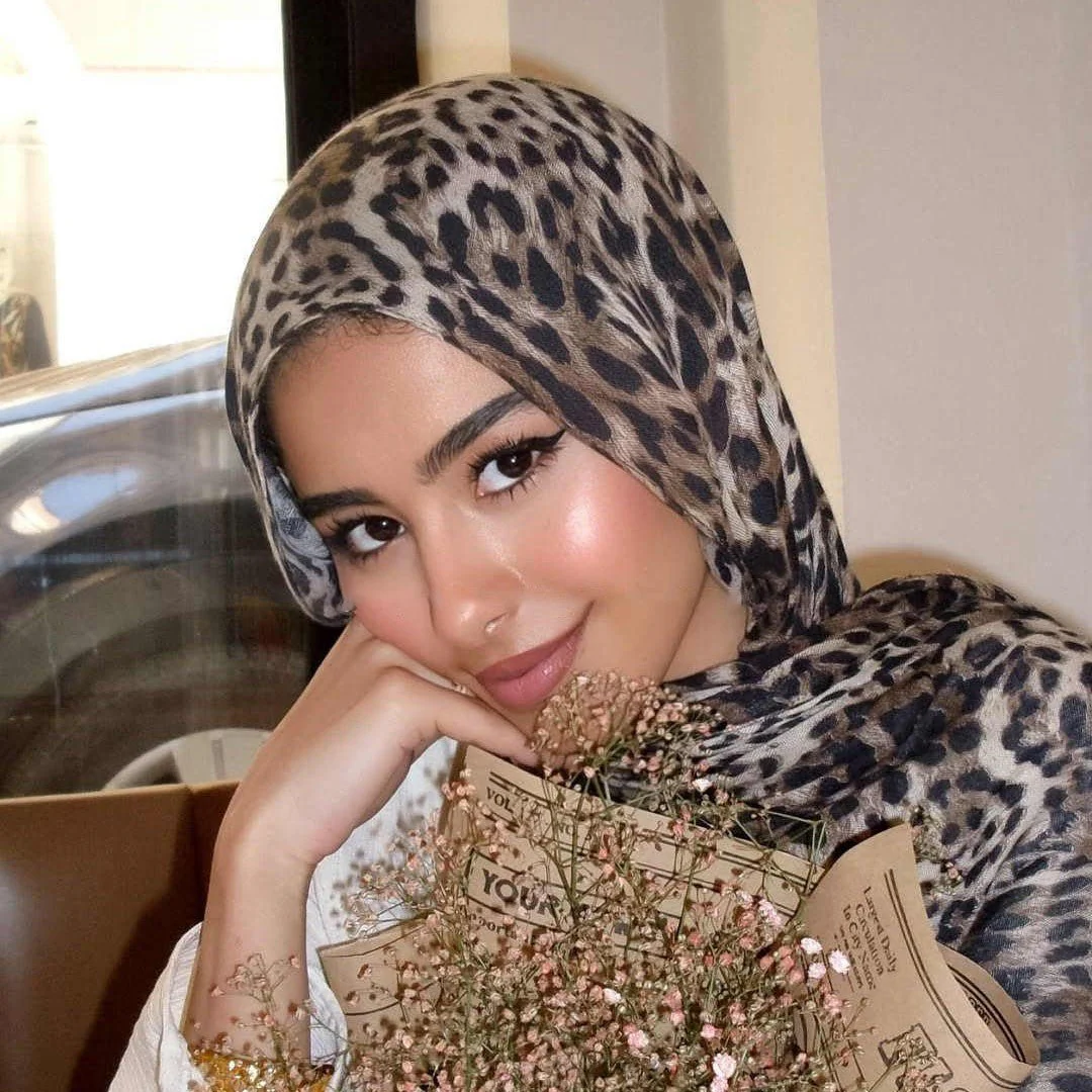 Versatile Leopard Print Fashionable Hijab (MH164) - Image 3