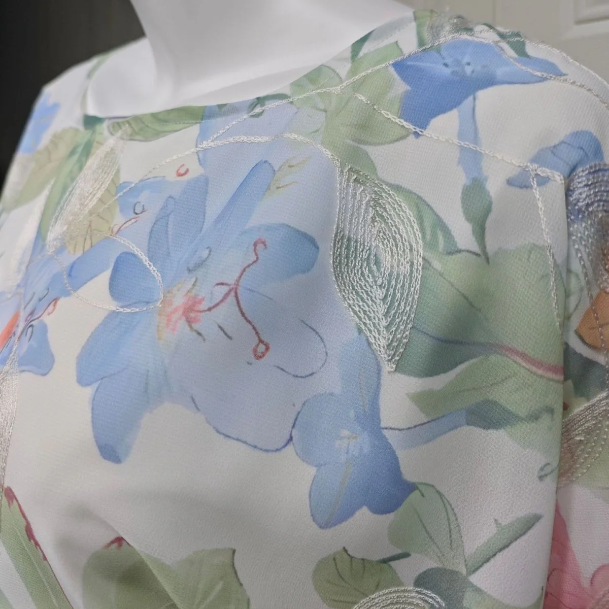 Watercolor Floral Kaftan Abaya | Batwing Sleeve Pullover Abaya (MA371) - Image 8