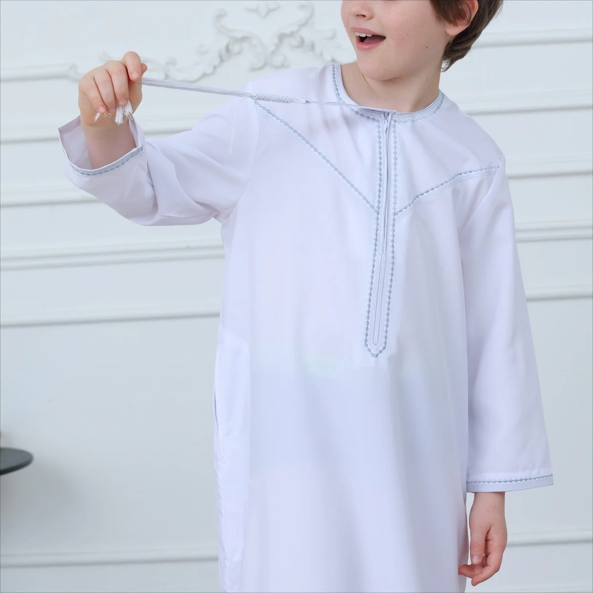 White Kaftan Thobe with Contrast Stitching(MKB025) - Image 7